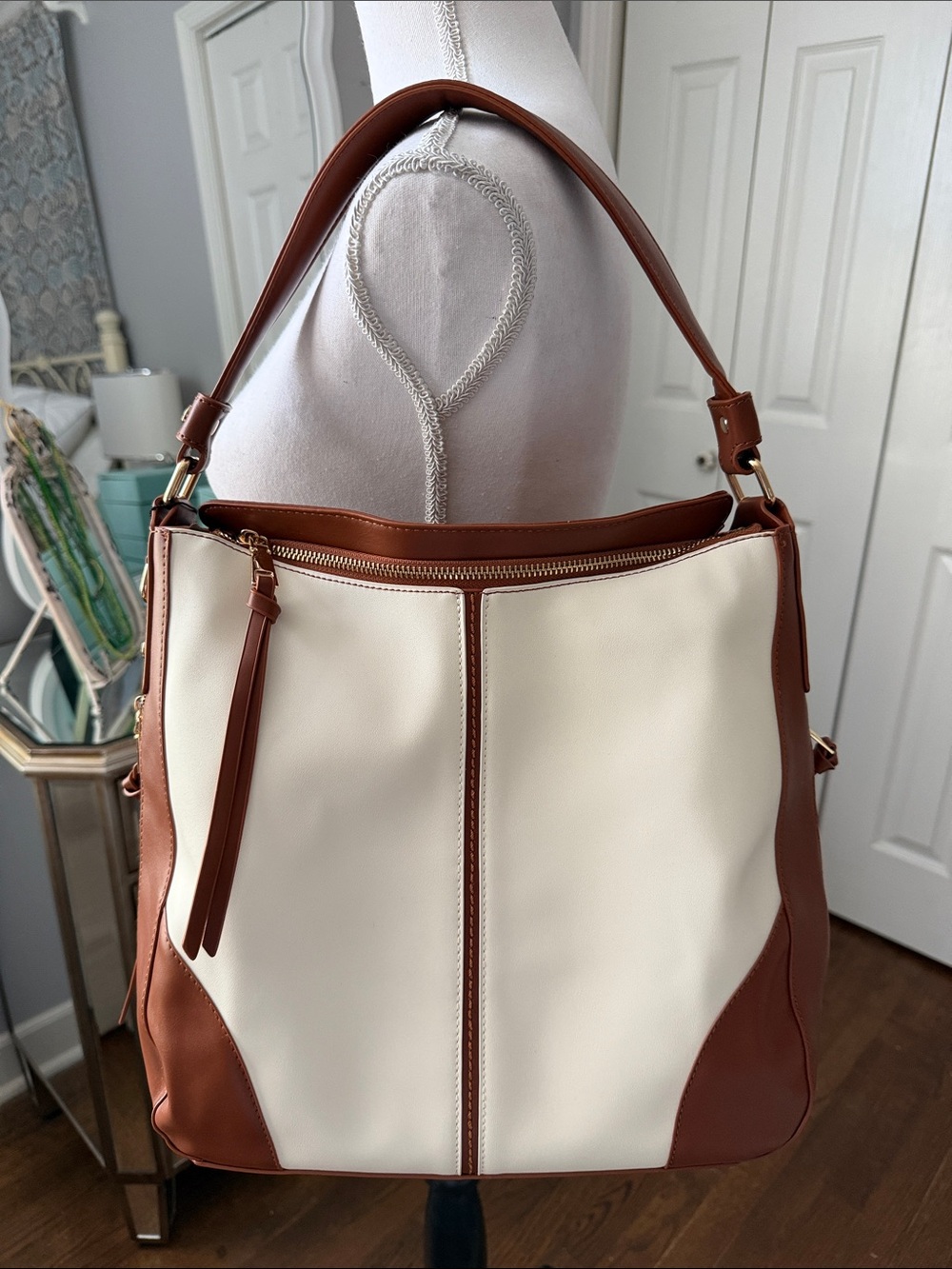 Classic Two-Tone Hobo Bag - Cream & Brown Shoulder Strap Included ❤️